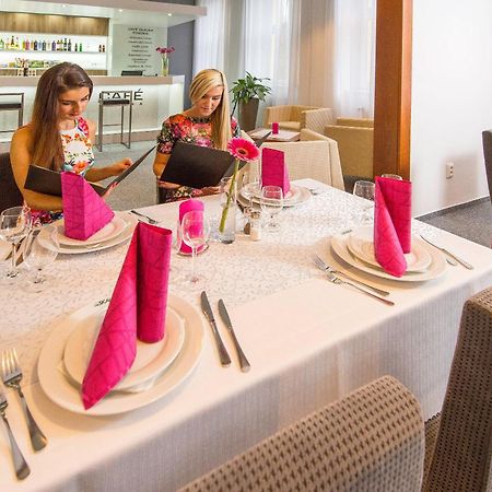 Hotel Skalka Rajecké Teplice Buitenkant foto
