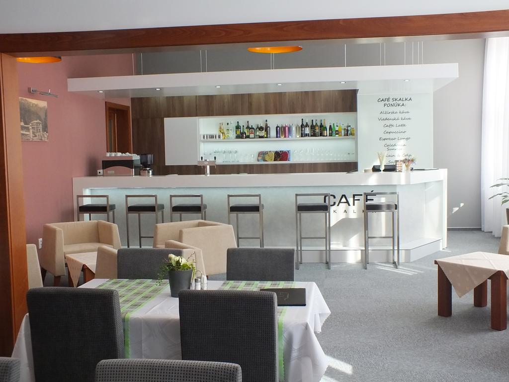 Hotel Skalka Rajecké Teplice Buitenkant foto