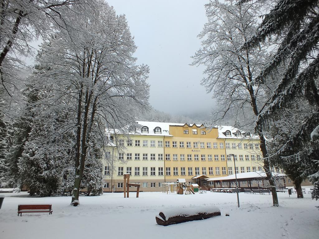 Hotel Skalka Rajecké Teplice Buitenkant foto