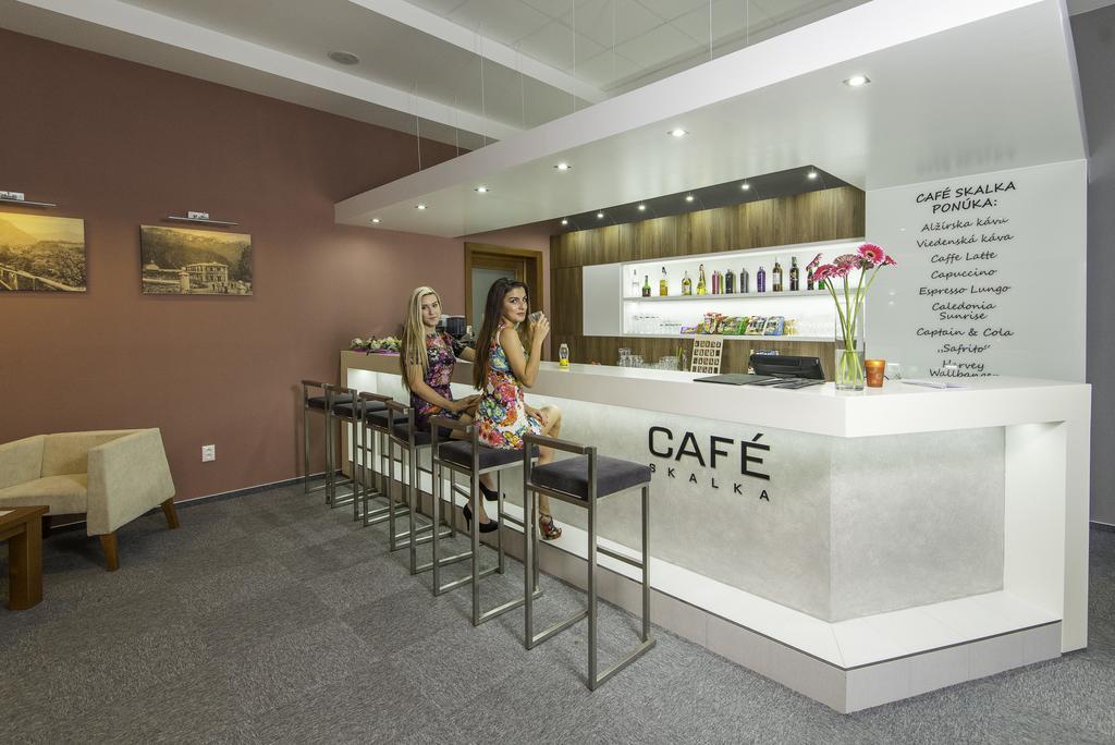 Hotel Skalka Rajecké Teplice Buitenkant foto