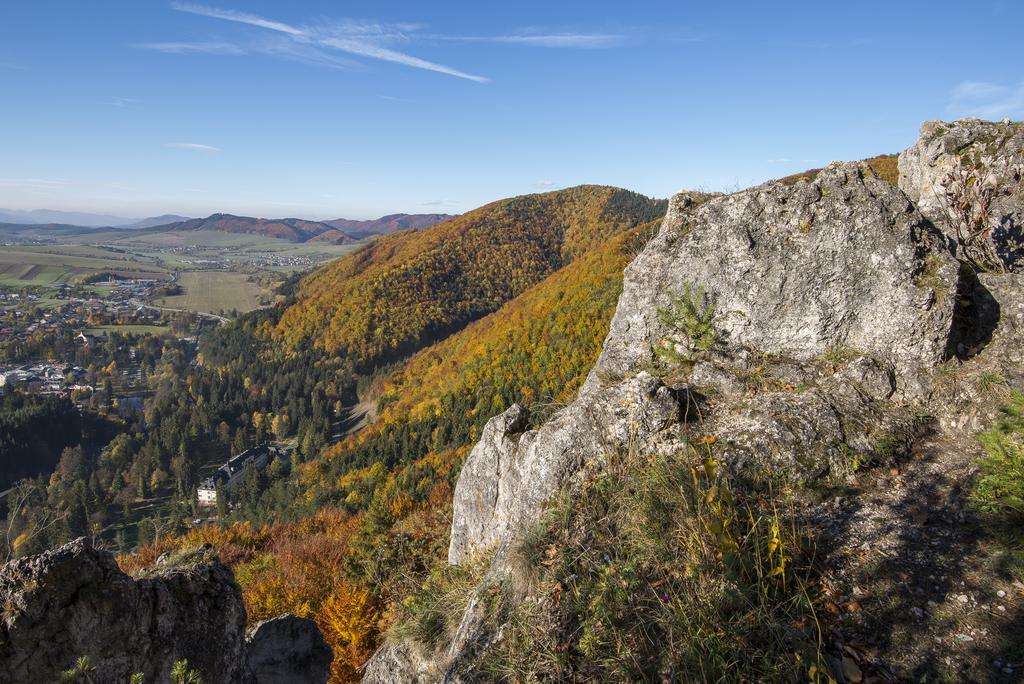 Hotel Skalka Rajecké Teplice Buitenkant foto