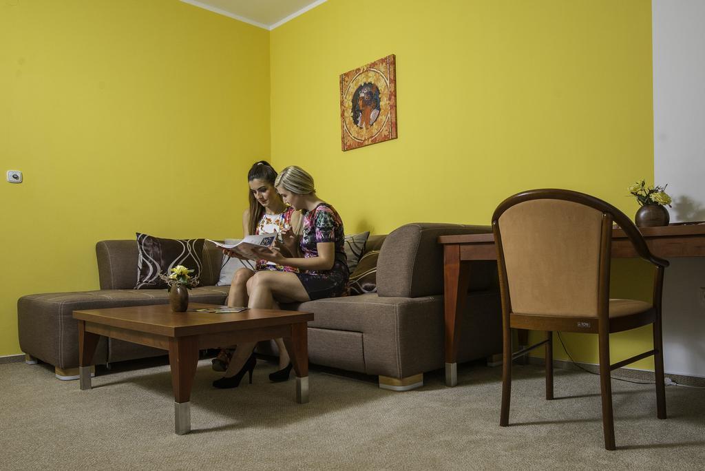 Hotel Skalka Rajecké Teplice Buitenkant foto