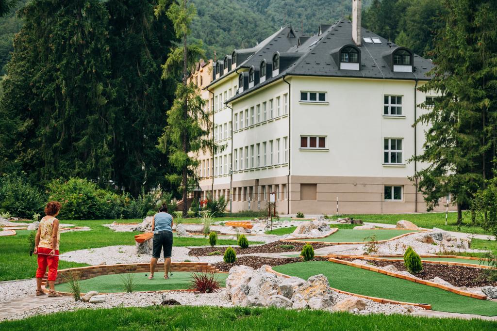Hotel Skalka Rajecké Teplice Buitenkant foto